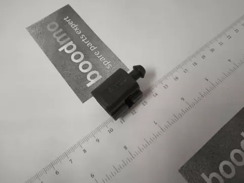 flat contact housing withcontact locking mechanism