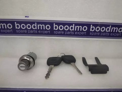 Tailgate Lock with 2 Keys