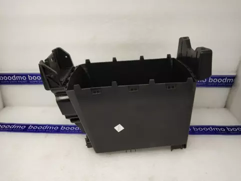BOX, LOWER CONSOLE *NH167L*