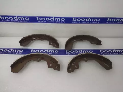 Rear Brake Shoe Set