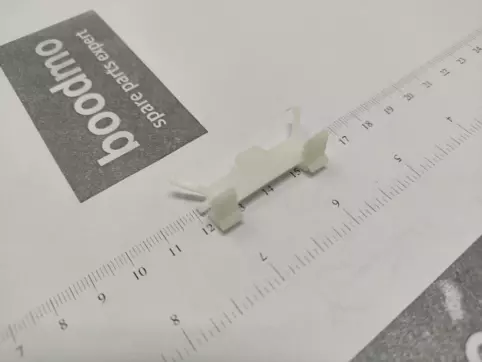 CLIP-WINDSHIELD SIDE MOULDING