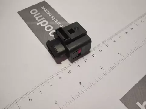 flat contact housing withgasket