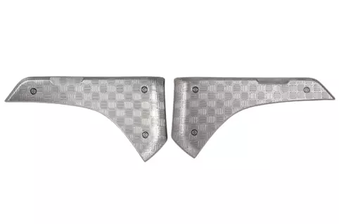 SIDE FENDER GARNISH (FRONT)