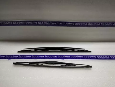 1 SET OF WIPER BLADES