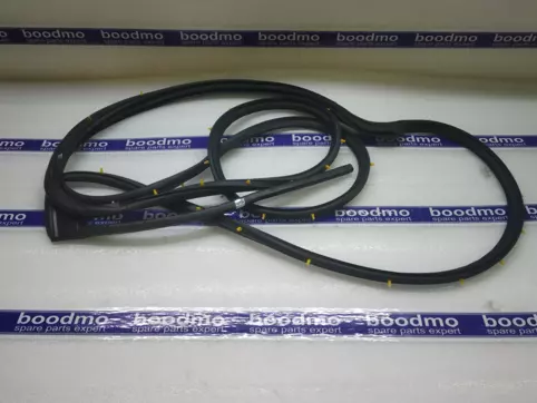 WEATHERSTRIP DOOR OPENING RH