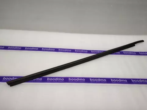 WEATHERSTRIP, DOOR OUT RH