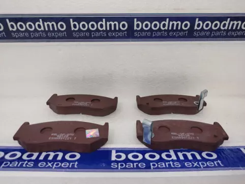 Front Brake Pad Set