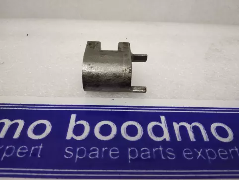 YOKE 5TH GEAR SHIFT