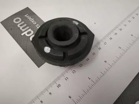 INSULATOR-RADIATOR MTG,LWR