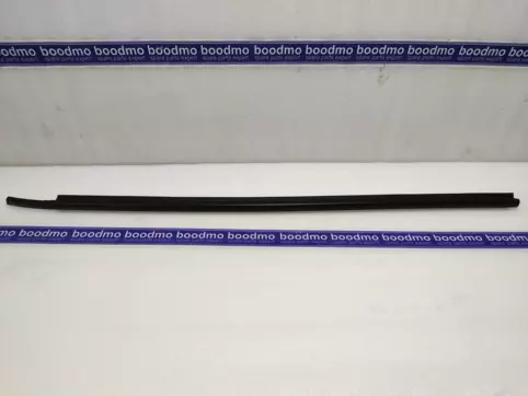 WEATHERSTRIP DOOR OUT LH