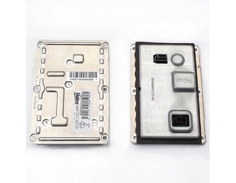 Ignitor, gas discharge lamp