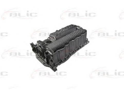 Engine oil sump with openingfor oil level sensor