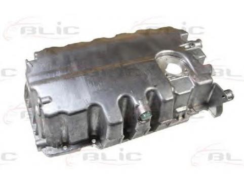 engine oil sump with openingfor oil level sensor