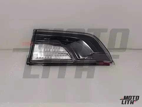 Rear Combination Lamp Right (Trunk Side)