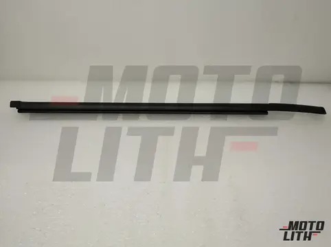 WEATHERSTRIP REAR DOOR OUT RH