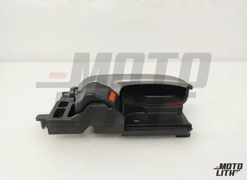 HANDLE,SIDE DOOR INSIDE,R