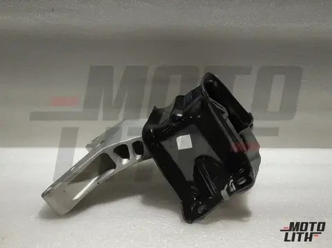 ENGINE MOUNTING