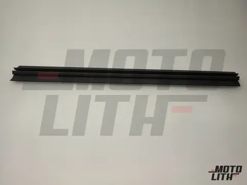 WEATHERSTRIP DOOR INNNER RH