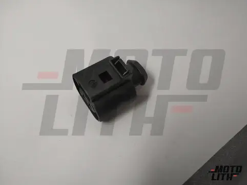 flat contact housing withcontact locking mechanism