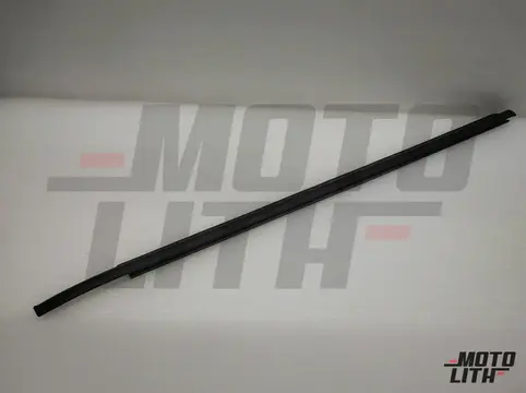 WEATHERSTRIP DOOR OUT RH