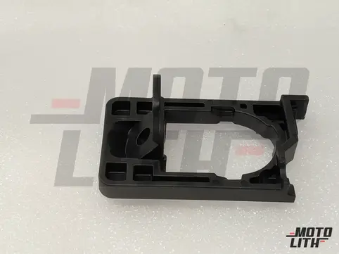 .BRACKET FR DR OUT HANDLE RH