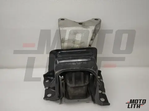 ENGINE MOUNTING