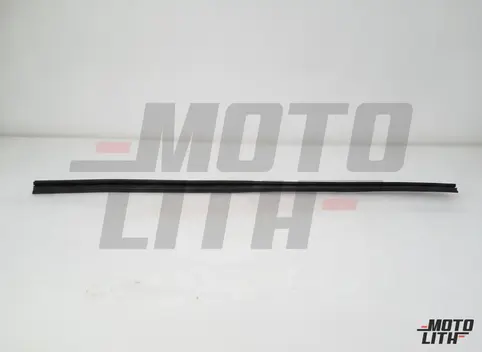 TRIM WINDSHIELD