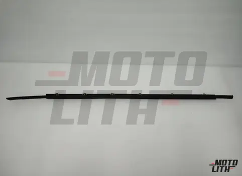 WEATHERSTRIP , DOOR OUT RH