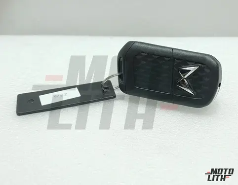 MECHANICAL KEY FOB WITH KEY BLADE